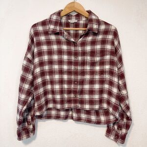 American Eagle Plaid Cropped Button Down Flannel Size M